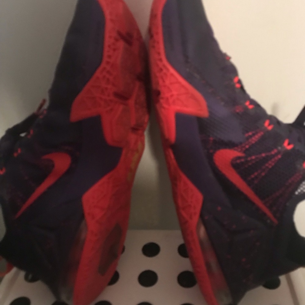Nike Lebron 12 Lows size 10 woman very little ware - Picture 4 of 8